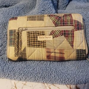 Bella Taylor wallet